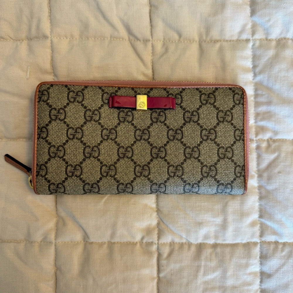 Gucci Monogram Bow Zip Around Wallet Pink
